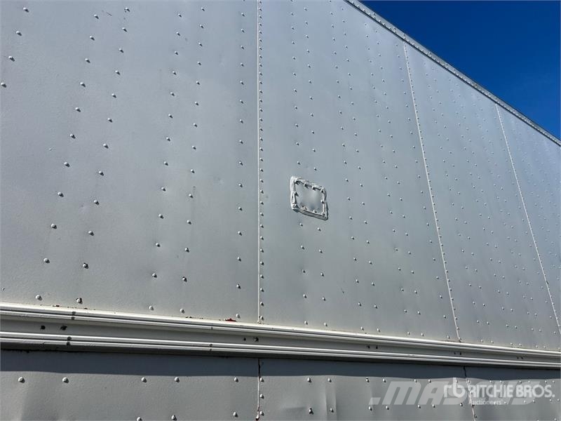 Manac 53 ft x 102 in T/A Van Trailer Rimorchi cassonati