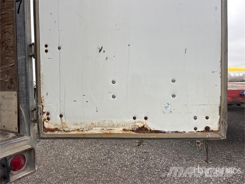 Manac 53 ft x 102 in Tri/A Van Trailer Skappåbygg
