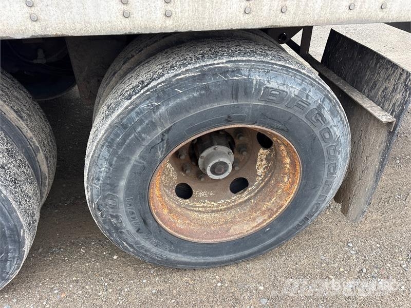 Manac 53 ft x 102 in T/A Van Trailer Dobozos pótkocsik