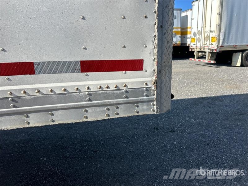 Manac 53 ft x 102 in T/A Van Trailer Rimorchi cassonati