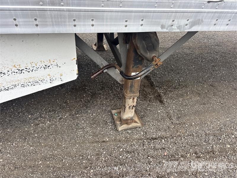 Manac 53 ft x 102 in Tri/A Van Trailer Skappåbygg