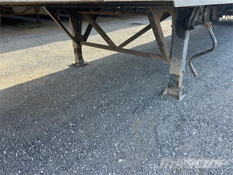 Manac 53 ft x 102 in T/A Van Trailer Rimorchi cassonati