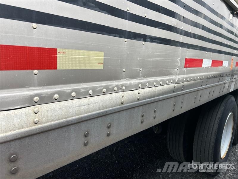 Manac 53 ft x 102 in T/A Van Trailer Cajas de remolque