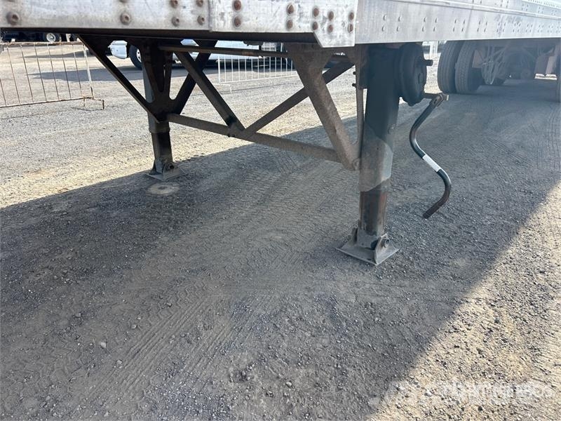 Manac 53 ft x 102 in Tri/A Van Trailer Remorque Fourgon
