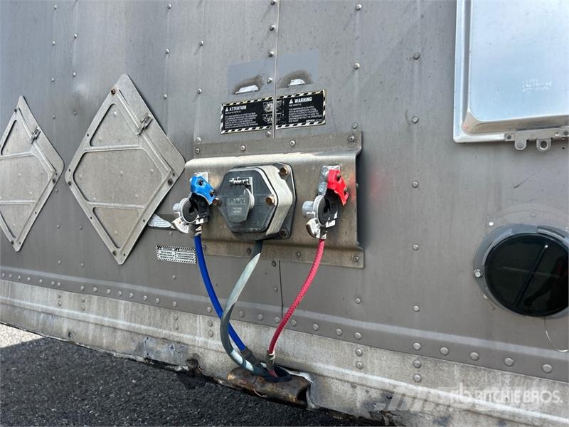 Manac 53 ft x 102 in T/A Van Trailer Cajas de remolque