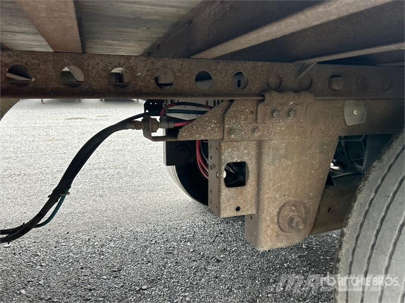 Manac 53 ft x 102 in T/A Van Trailer Skåpsläp