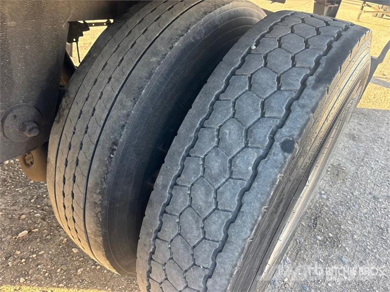 Manac 53 ft x 102 in T/A Van Trailer Прицепы-фургоны