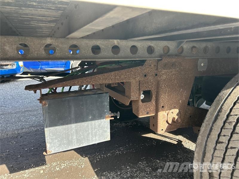 Manac 53 ft x 102 in T/A Van Trailer Прицепы-фургоны