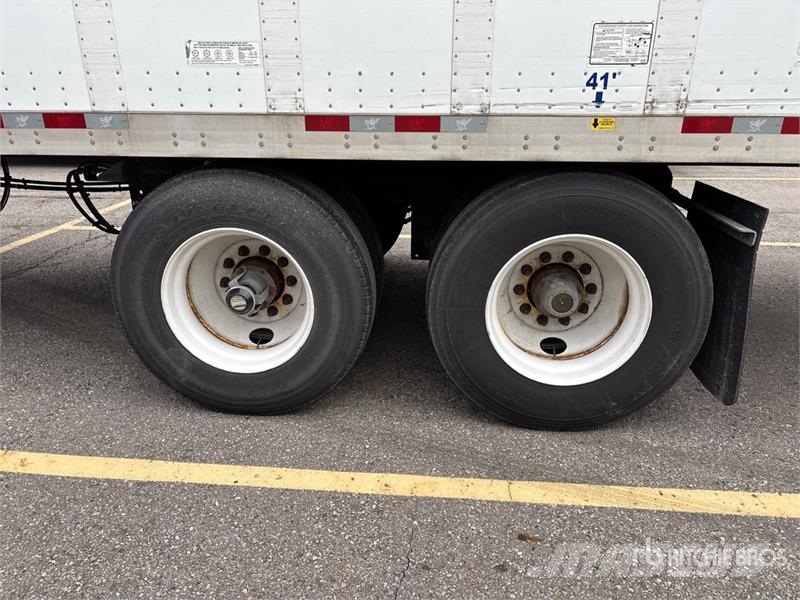 Manac 92253A811 53 ft x 102 in T/A Van Trailer Причепи-фургони