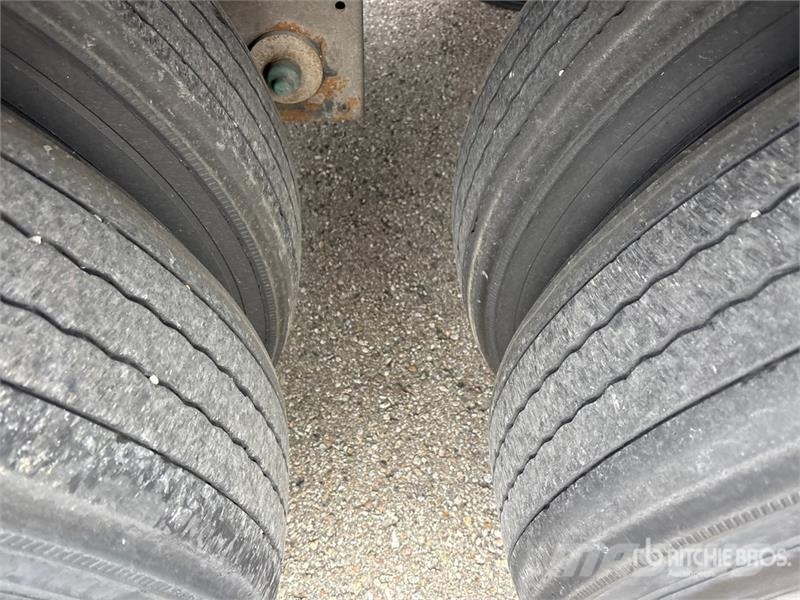 Manac 92253A811 53 ft x 102 in T/A Van Trailer مقطورات ذات هيكل صندوقي