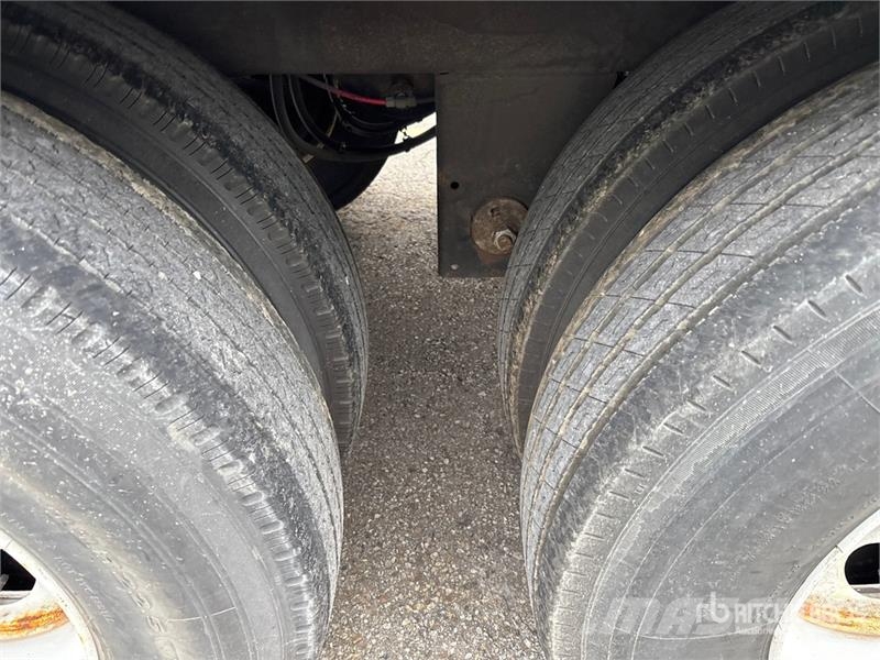 Manac 92253A811 53 ft x 102 in T/A Van Trailer Причепи-фургони