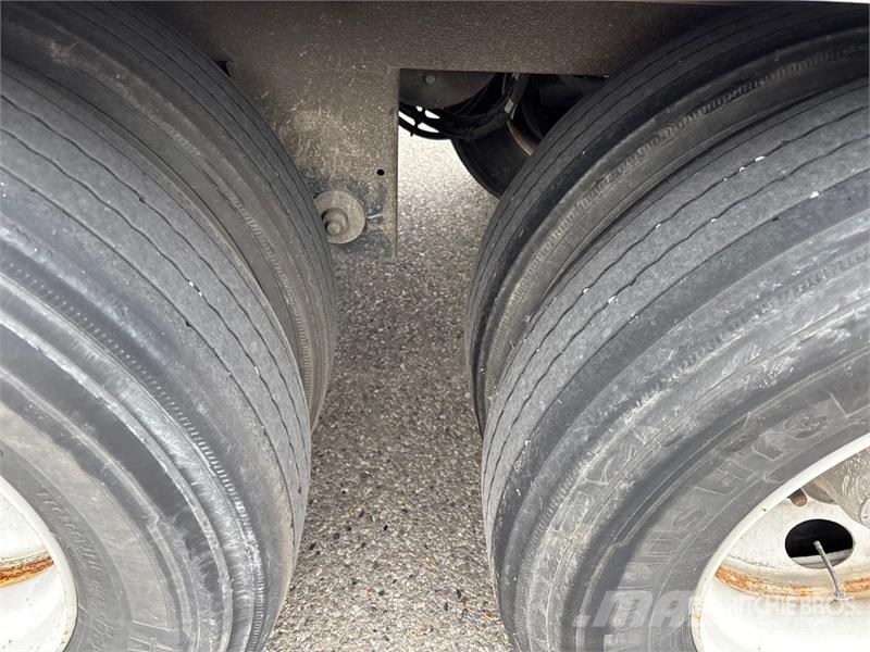 Manac 92253A811 53 ft x 102 in T/A Van Trailer مقطورات ذات هيكل صندوقي