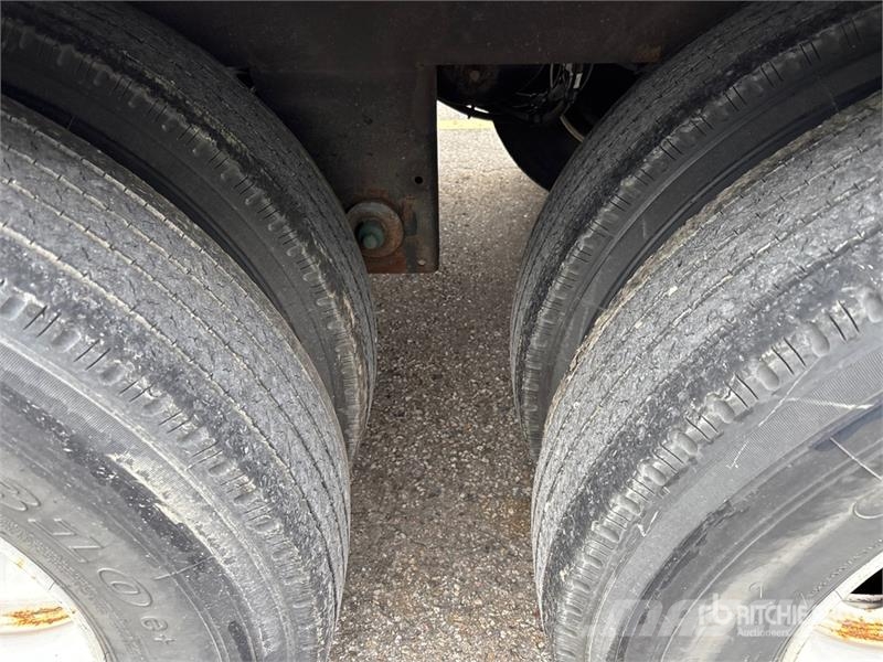 Manac 92253A811 53 ft x 102 in T/A Van Trailer Причепи-фургони