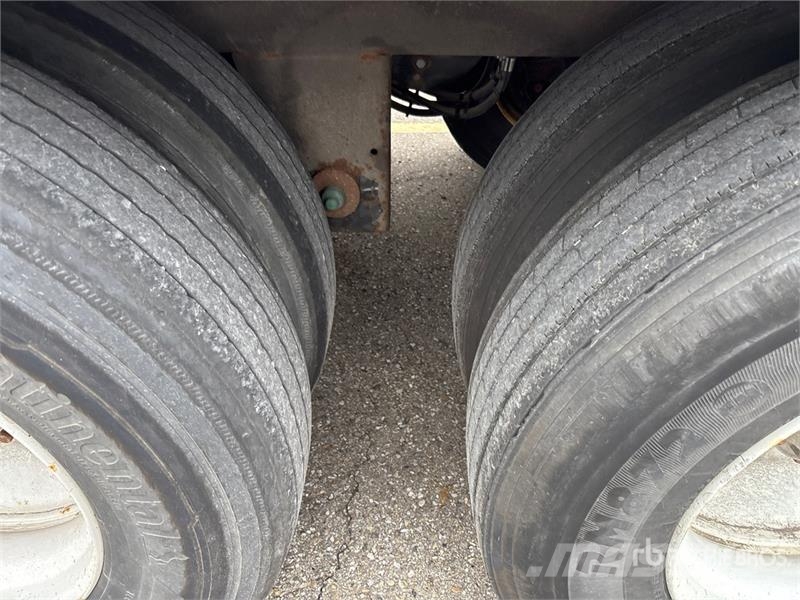 Manac 92253A811 53 ft x 102 in T/A Van Trailer Прицепы-фургоны