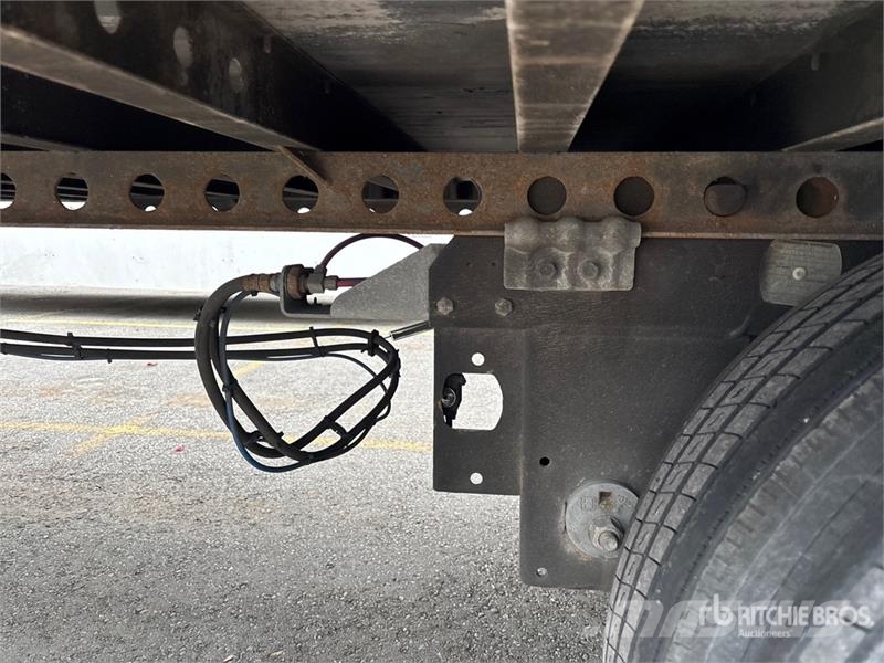 Manac 92253A811 53 ft x 102 in T/A Van Trailer Причепи-фургони
