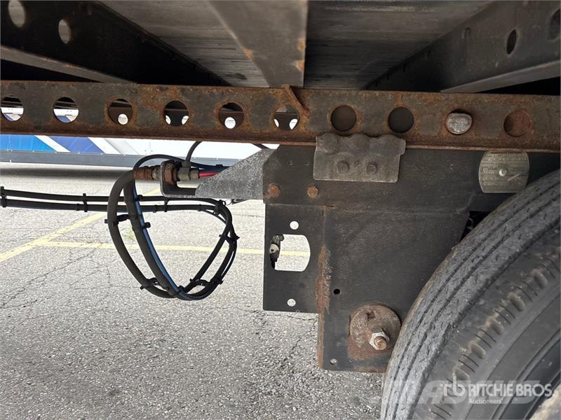 Manac 92253A811 53 ft x 102 in T/A Van Trailer Причепи-фургони