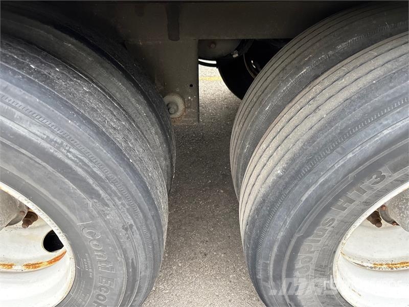 Manac 92253A811 53 ft x 102 in T/A Van Trailer Причепи-фургони