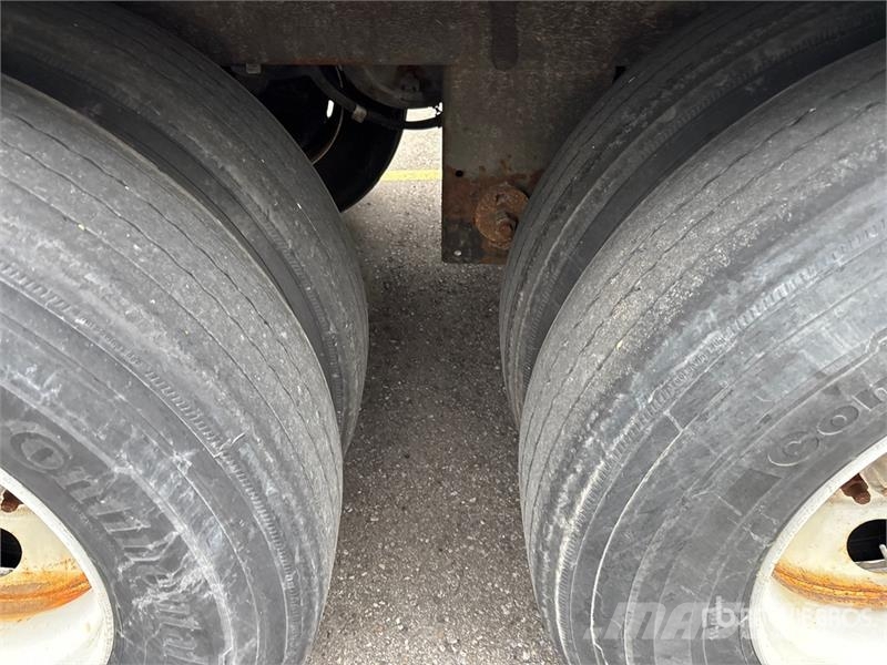 Manac 92253A811 53 ft x 102 in T/A Van Trailer Причепи-фургони