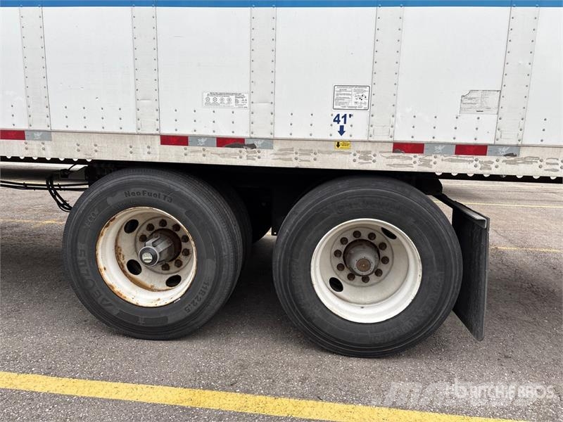 Manac 92253A811 53 ft x 102 in T/A Van Trailer Причепи-фургони