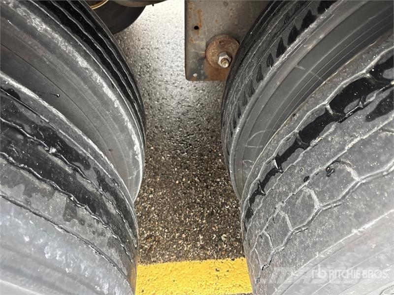 Manac 92253A811 53 ft x 102 in T/A Van Trailer Прицепы-фургоны