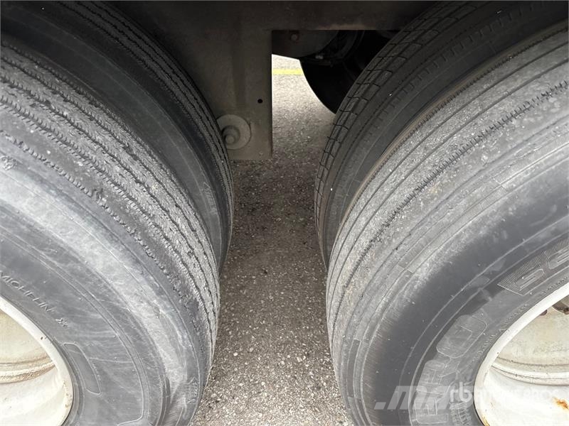 Manac 92253A811 53 ft x 102 in T/A Van Trailer Причепи-фургони