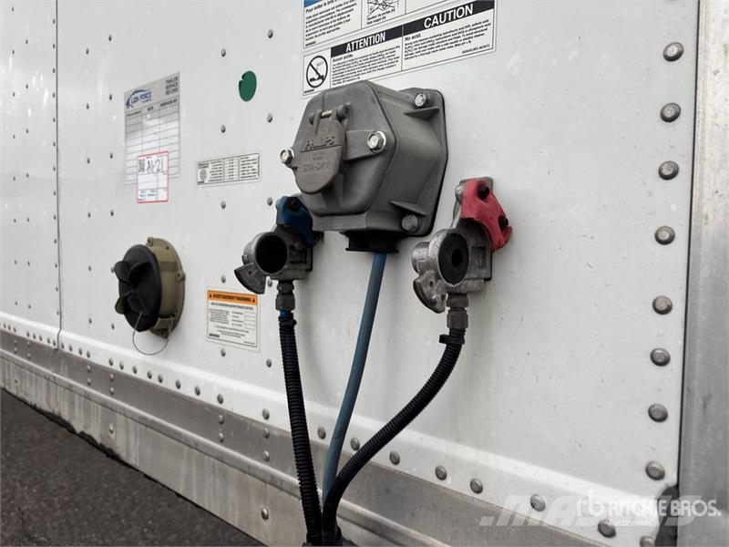 Manac 92253A818 53 ft x 102 in T/A Van Trailer Van Body Trailers