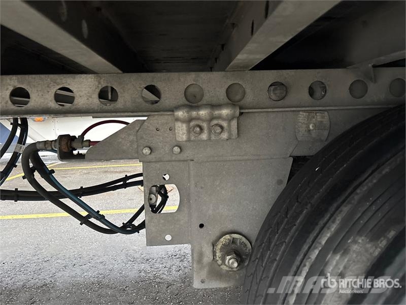 Manac 92253A818 53 ft x 102 in T/A Van Trailer Van Body Trailers