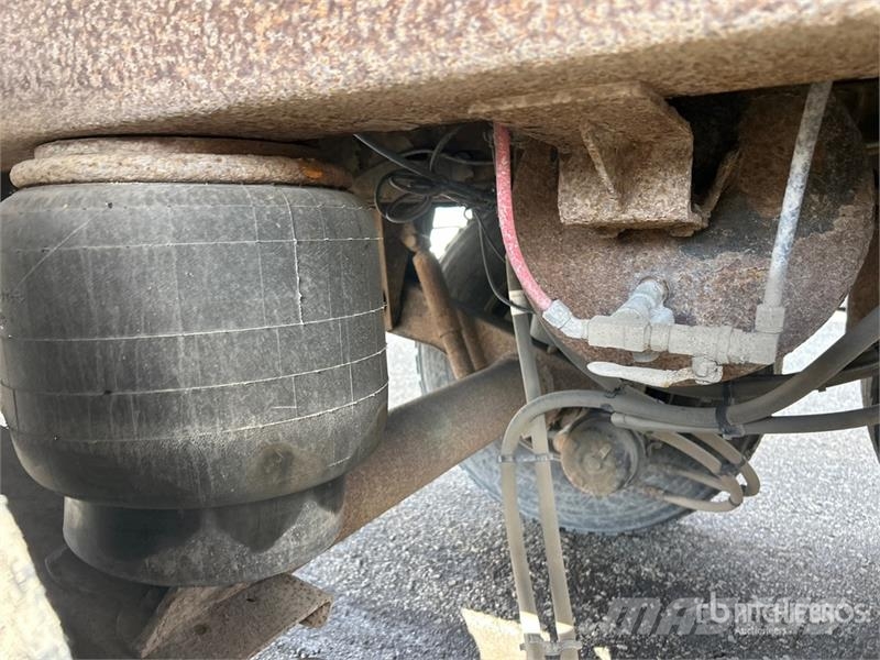 Manac 94248 48 ft x 102 in T/A Van Trailer Прицепы-фургоны