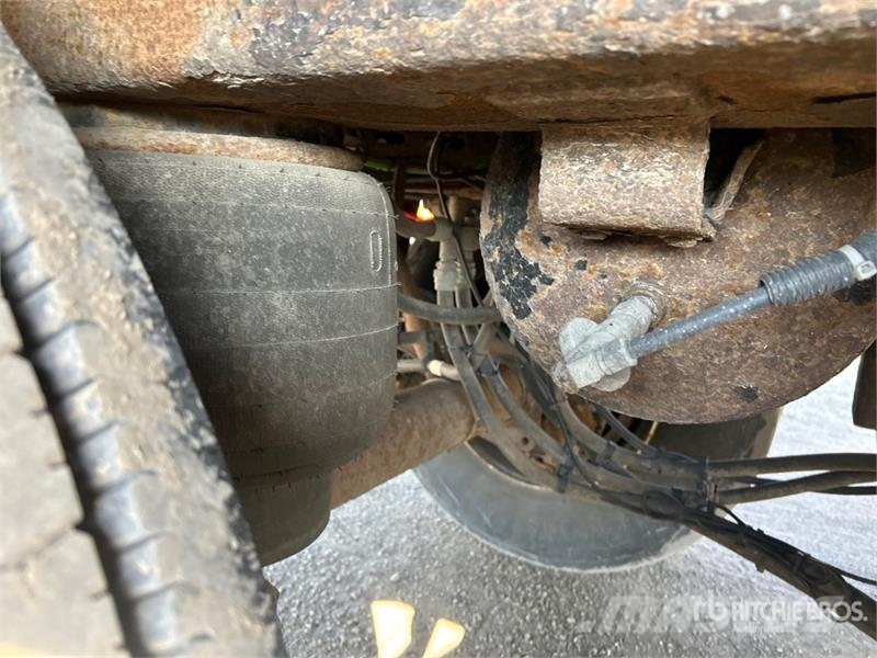Manac 94253 53 ft x 102 in T/A Van Trailer Прицепы-фургоны