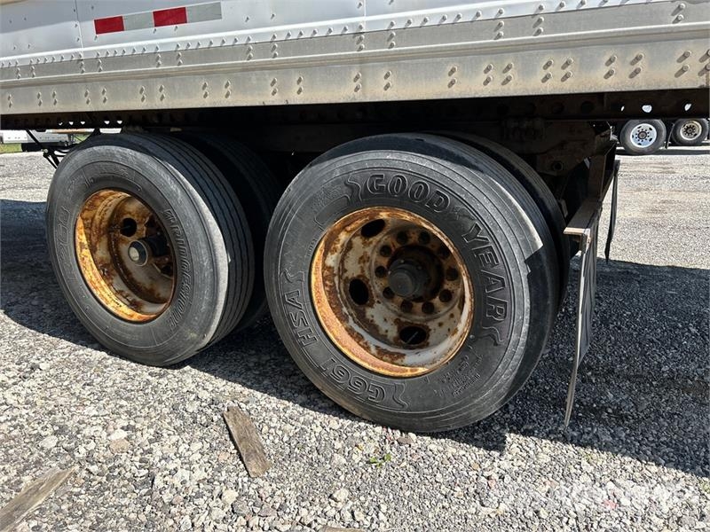 Manac 94253010 53 ft x 102 in T/A Van Trailer Cajas de remolque