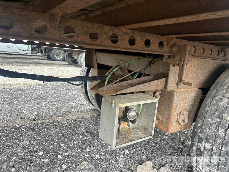 Manac 94353105 53 ft x 102 in Tri/A Heated Van Trailer Прицепы-фургоны