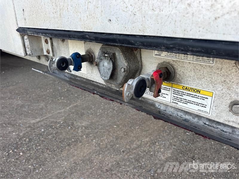 Manac Darkwing 53 ft T/A Spread Axle Curtain Side Traile 侧帘拖车