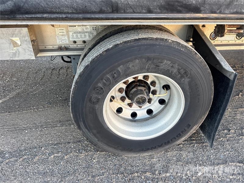 Manac Darkwing 53 ft T/A Spread Axle Curtain Side Traile 侧帘拖车