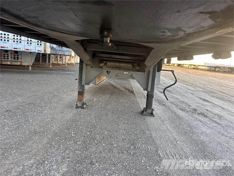 Manac Darkwing 53 ft T/A Spread Axle Curtain Side Traile 侧帘拖车