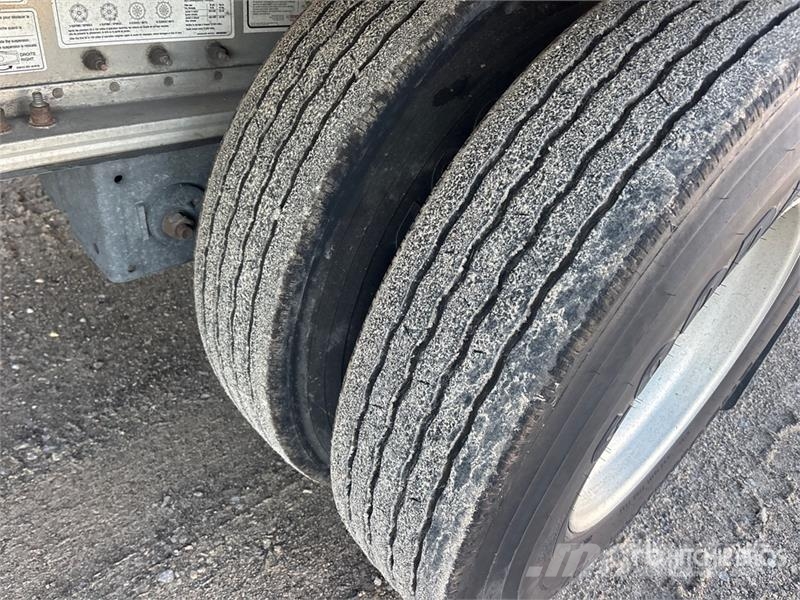 Manac Darkwing 53 ft T/A Spread Axle Curtain Side Traile 侧帘拖车