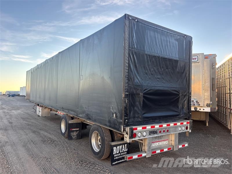 Manac Darkwing 53 ft T/A Spread Axle Curtain Side Traile 侧帘拖车