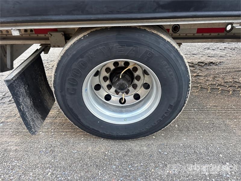 Manac Darkwing 53 ft T/A Spread Axle Curtain Side Traile 侧帘拖车