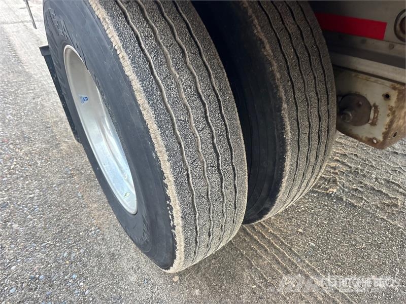 Manac Darkwing 53 ft T/A Spread Axle Curtain Side Traile 侧帘拖车
