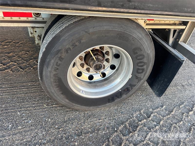 Manac Darkwing 53 ft T/A Spread Axle Curtain Side Traile 侧帘拖车