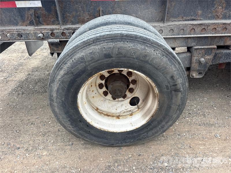 Manac Tri/A Extendable Container Trailer Remolques portacontenedores