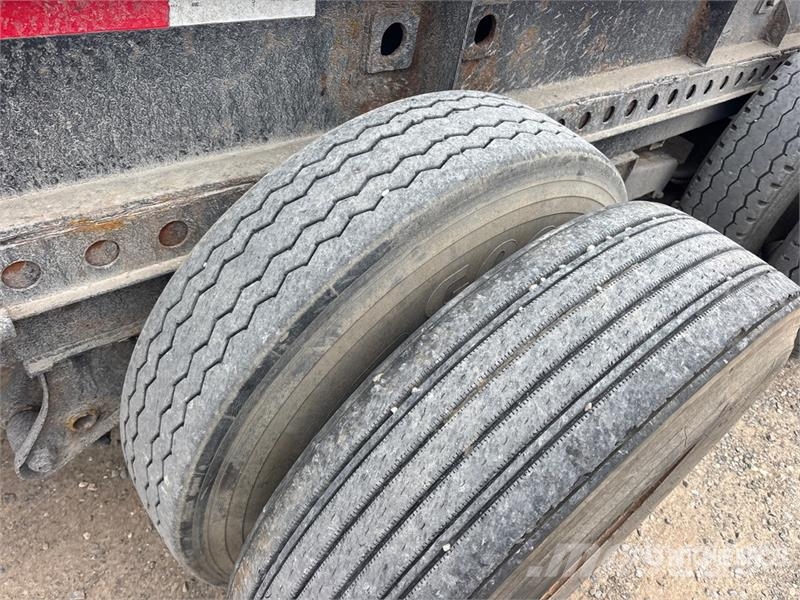 Manac Tri/A Extendable Container Trailer Remolques portacontenedores