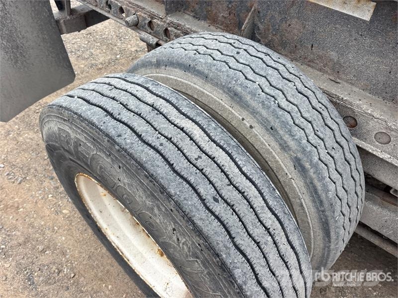 Manac Tri/A Extendable Container Trailer Remolques portacontenedores