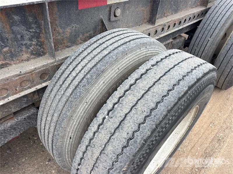 Manac Tri/A Extendable Container Trailer Remolques portacontenedores