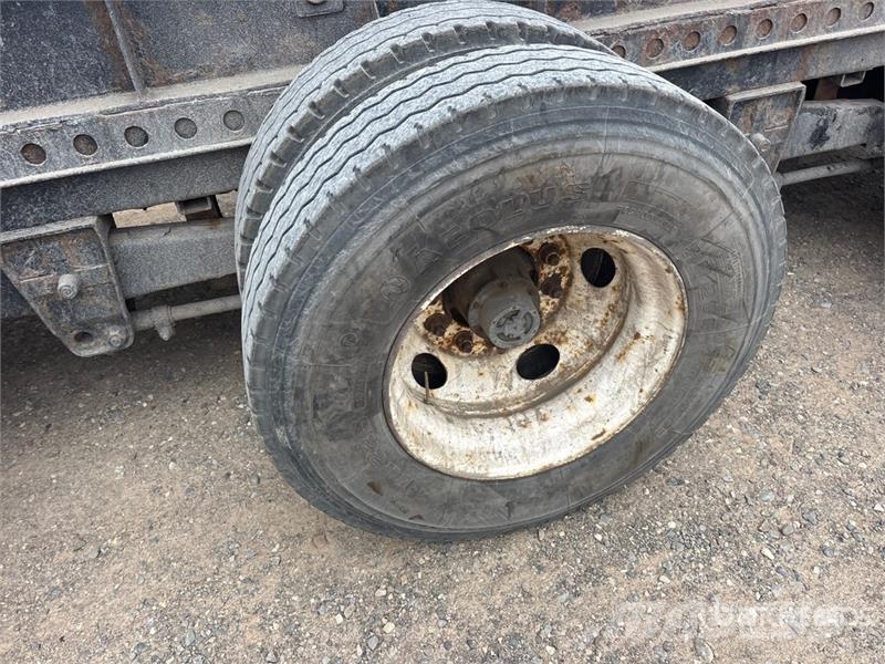 Manac Tri/A Extendable Container Trailer Remolques portacontenedores