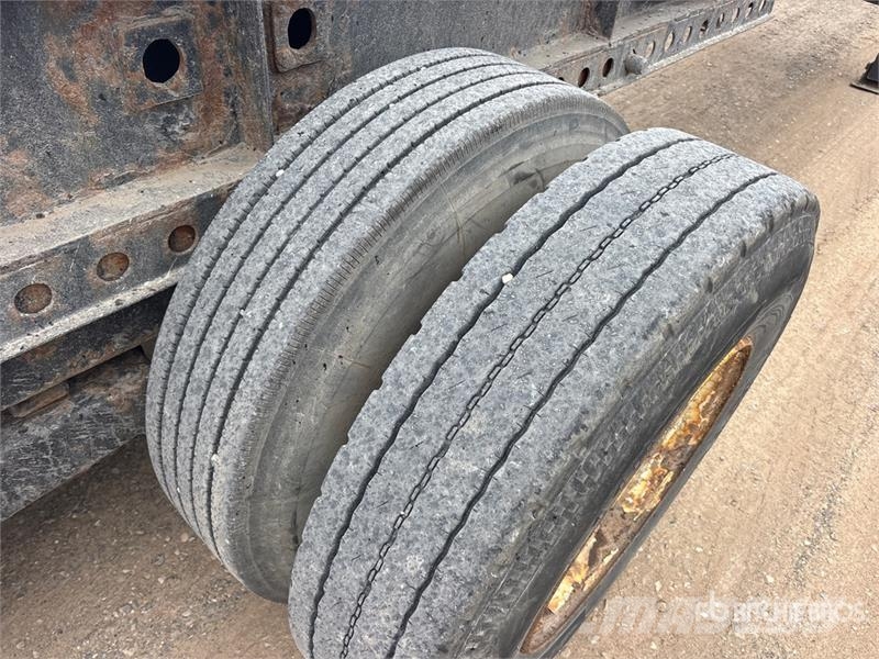 Manac Tri/A Extendable Container Trailer Remolques portacontenedores