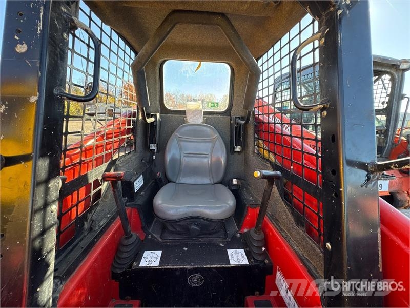 Manitou 1050R Skid Steer Loader لوادر انزلاقية التوجيه