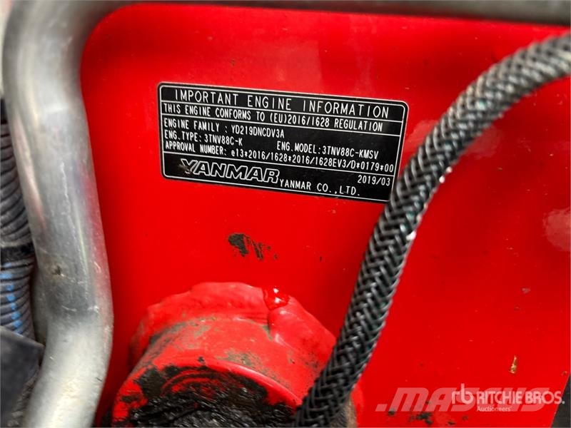 Manitou 1050R Skid Steer Loader لوادر انزلاقية التوجيه
