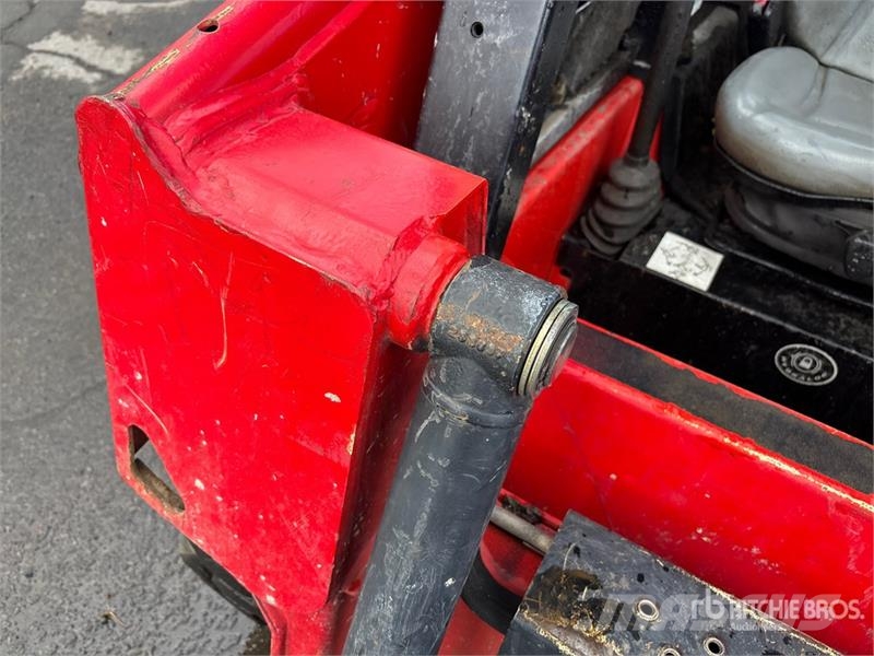 Manitou 1050R Skid Steer Loader Krautuvai su šoniniu pasukimu