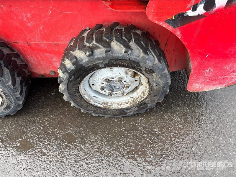 Manitou 1050R Skid Steer Loader Krautuvai su šoniniu pasukimu