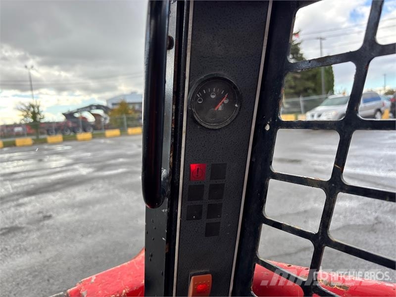 Manitou 1050R Skid Steer Loader لوادر انزلاقية التوجيه